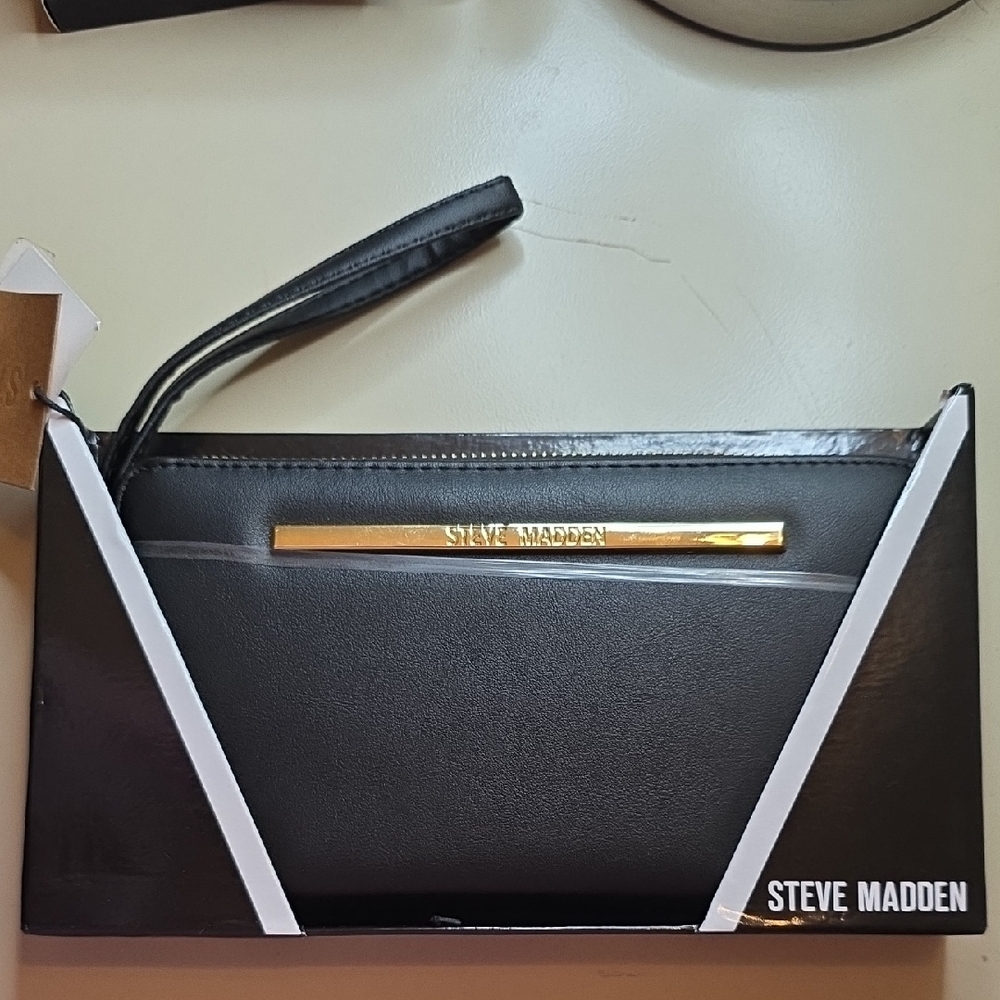 Steve Madden Black and Gold Wristlet